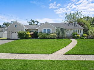 2986 Valley Rd, Wantagh, NY 11793