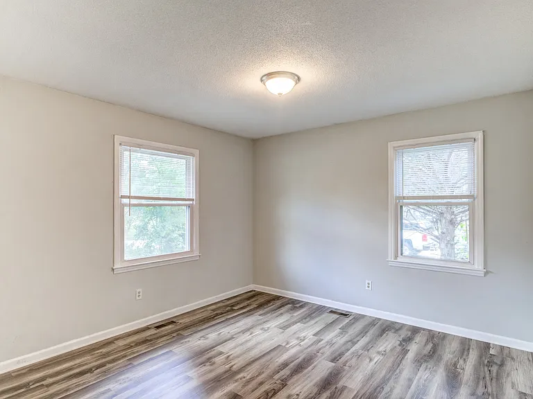 4505 Castlebar Dr — Photo 13