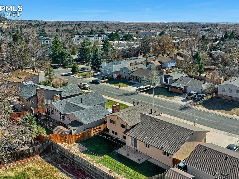 2126 Lander Cir — Photo 25