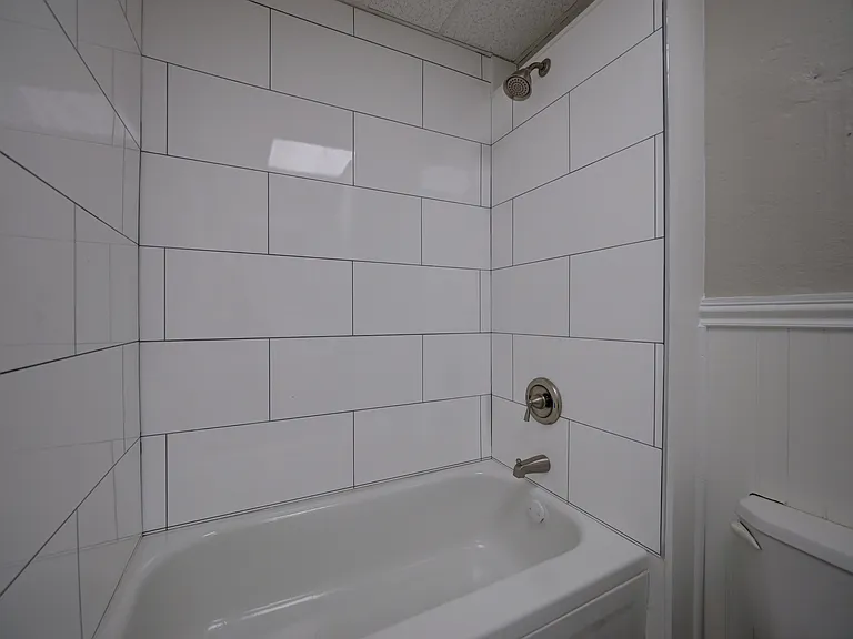 Caldwell Apartments — Photo 7