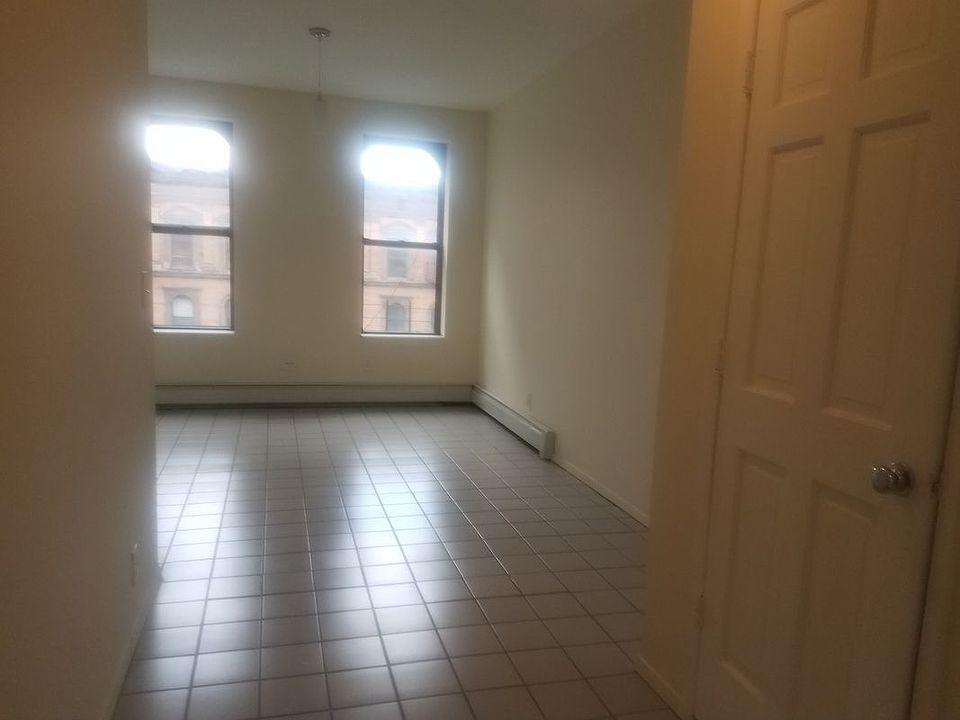 2nd image of 244 W 106th St APT 5E