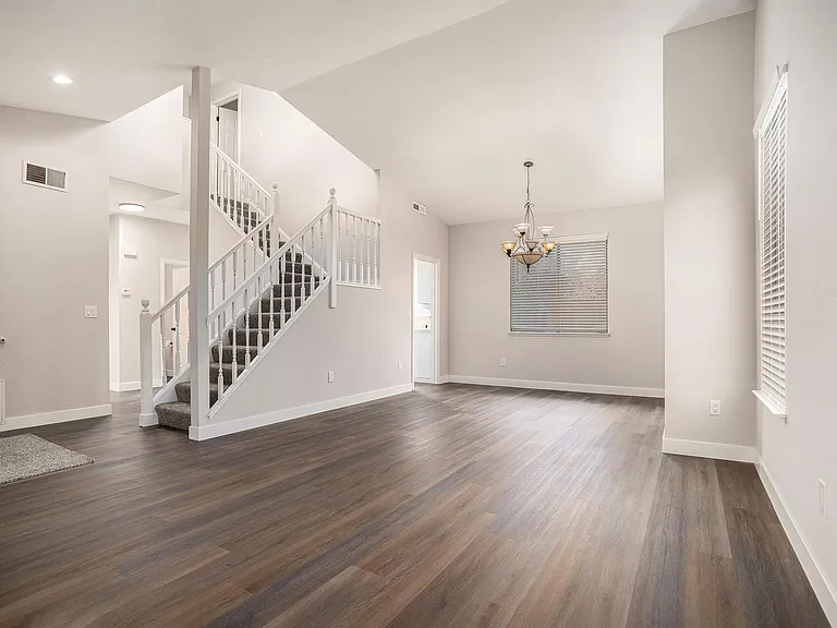 420 Beaulieu Ln — Photo 4