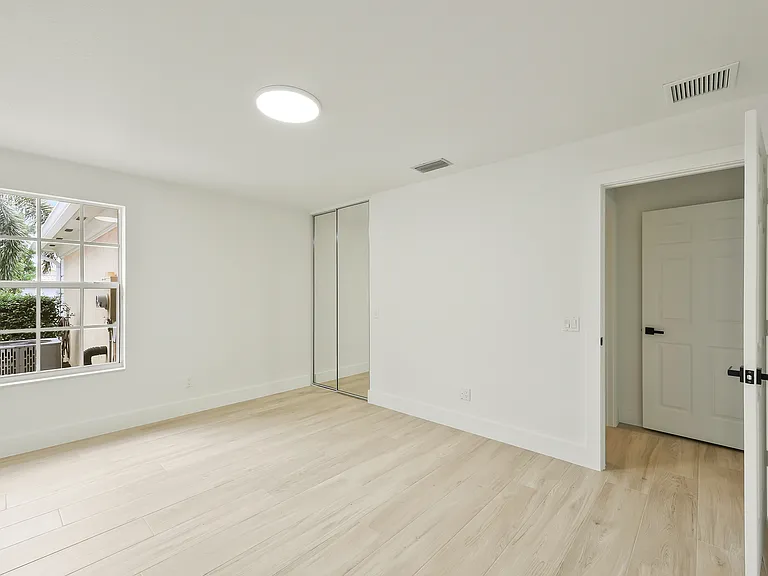 28050 Boccaccio Way — Photo 14