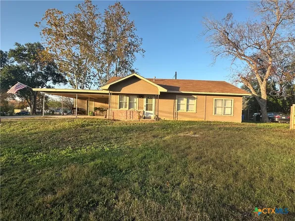 3081 S Stockdale Highway St, Seguin, TX 78155