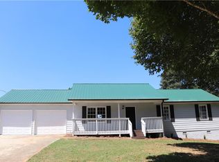 138 Sweetwater Ln, Powder Springs, GA 30127