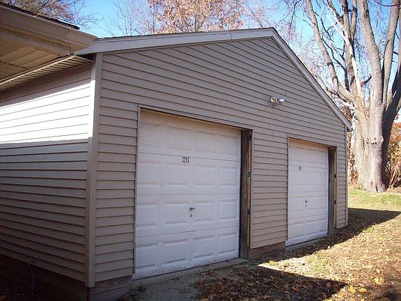 5th image of 1285 Ottawa Ave