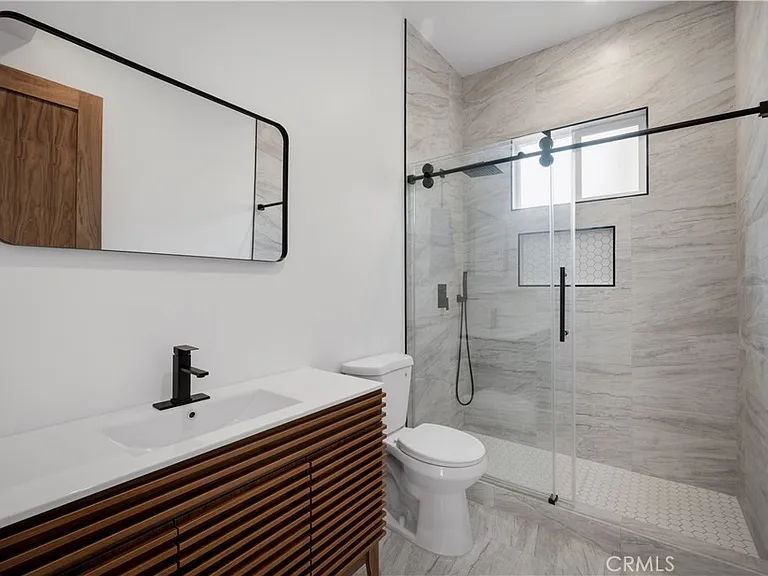 10053 Amestoy Ave — Photo 8