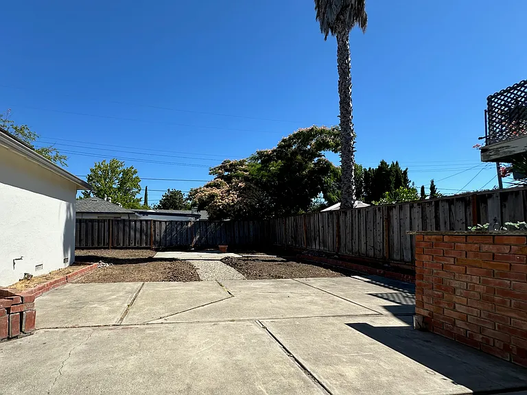 1544 San Joaquin Ave — Photo 25