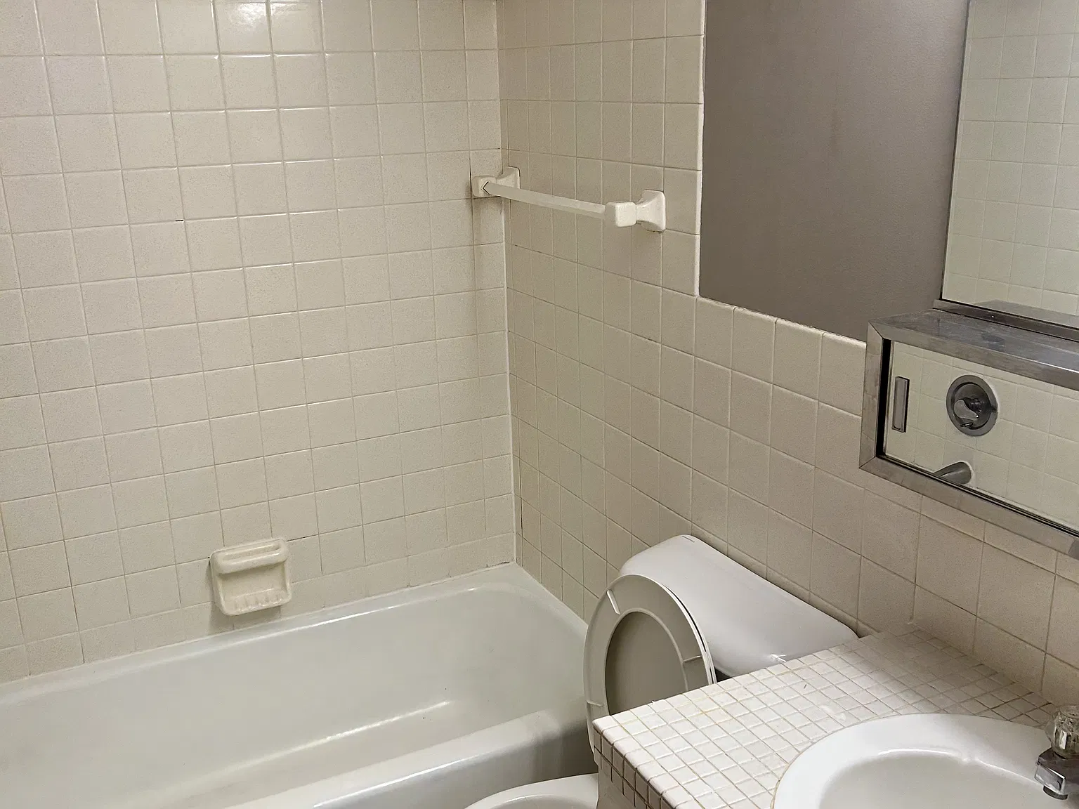 2 bed, 800 sqft, $945 — Photo 3
