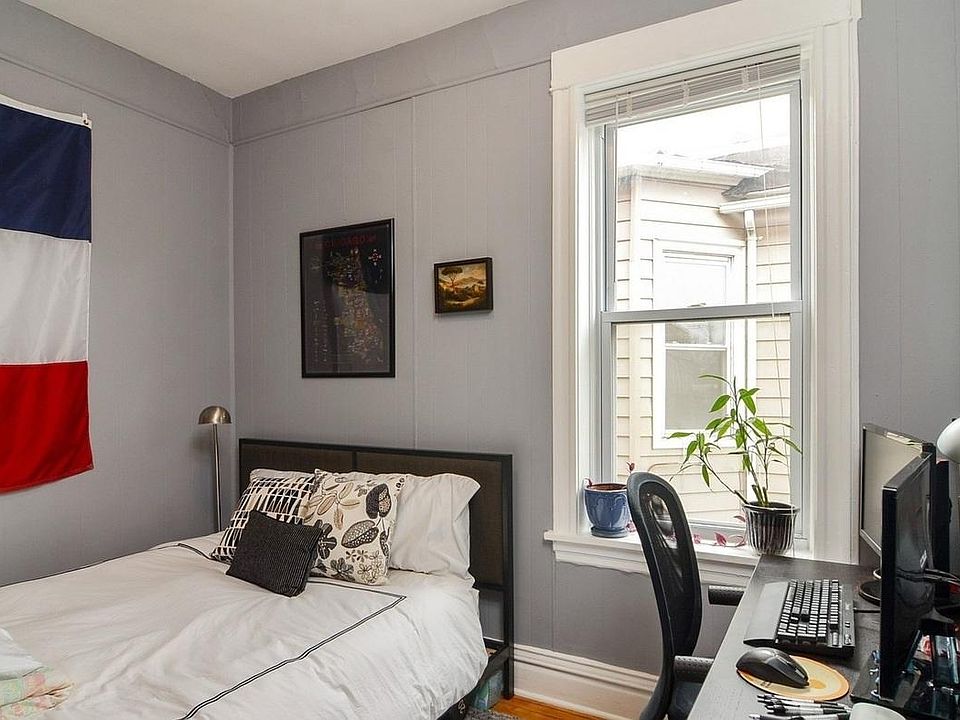 1st image of 4113 N Damen Ave #1