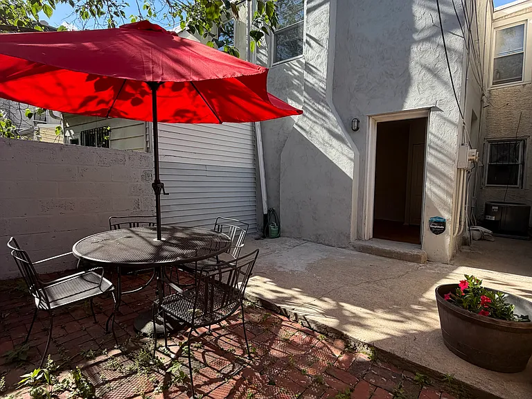 2340 Christian St #1 — Photo 17