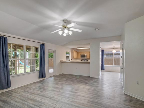 3rd image of 2077 Shadow Lake Dr