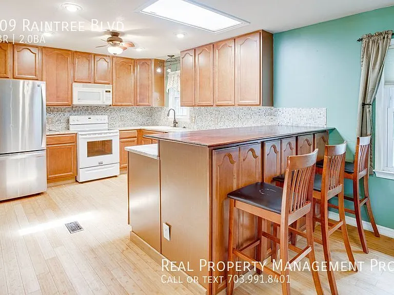 209 Raintree Blvd — Photo 9