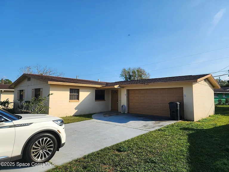 2745 Starlight Dr — Photo 2
