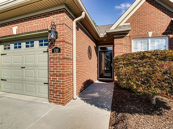 2nd image of 110 Waterford Cir