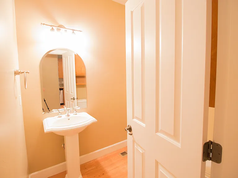 105 Taylor St — Photo 9