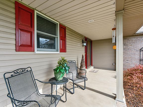 4th image of 113 Greystone Dr