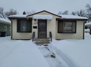1312 17th Ave S, Moorhead, MN 56560