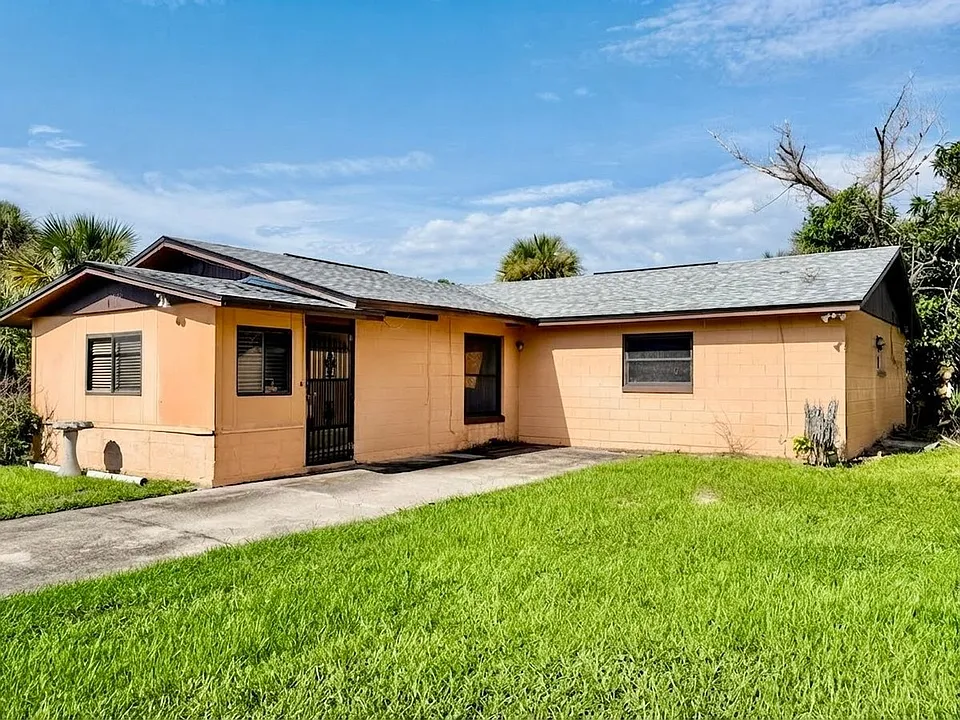 1150 S De Leon Ave