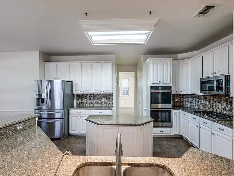 8924 High Meadows Dr — Photo 23