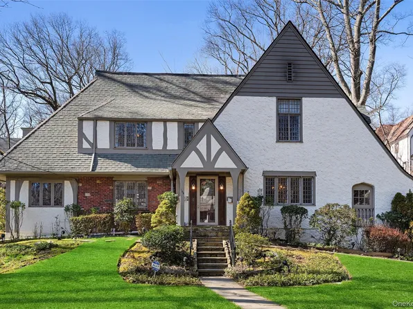 103 Aviemore Drive, New Rochelle, NY 10804