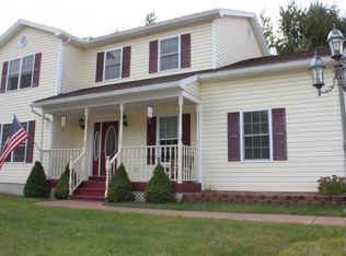 322 Woods Hollow Dr, Milton, VT 05468