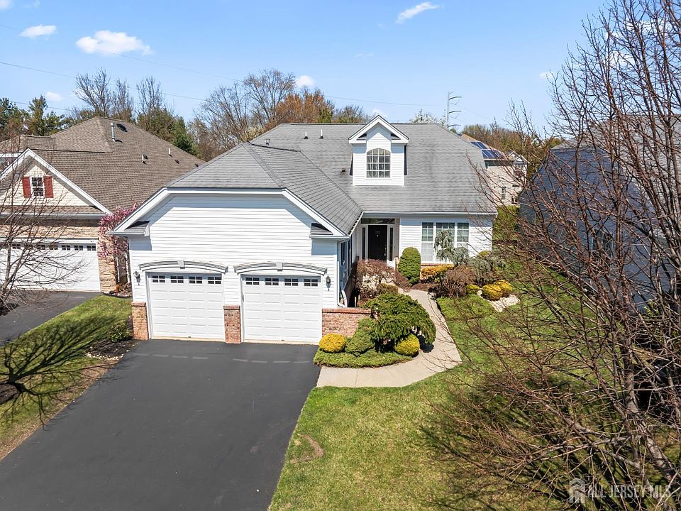 1st image of 255 Springmeadow Way