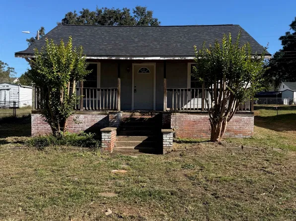 327 Woodruff St, Woodruff, SC 29388