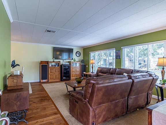 3rd image of 77 Park Dr #77