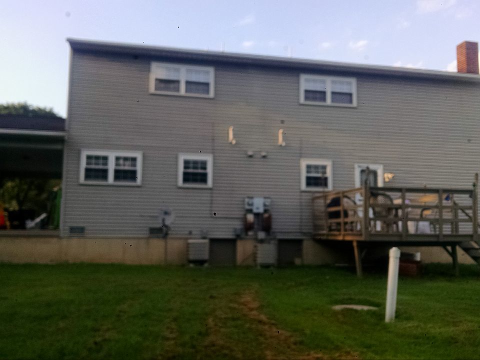 2nd image of 620-624 Stoney Creek Dr.