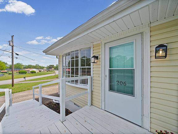 4th image of 206 Crest Dr