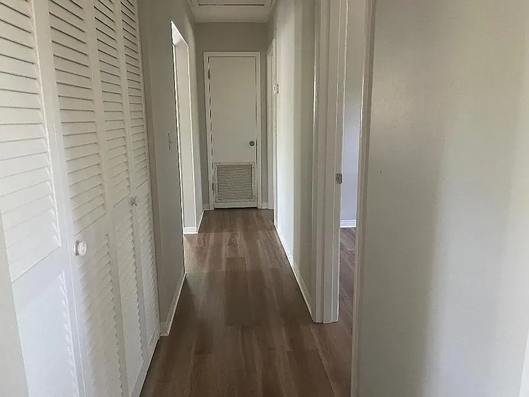 1701 NE 28th Ave — Photo 19