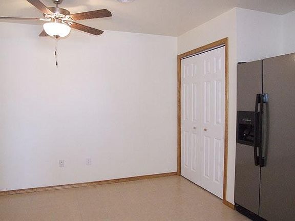 Eat-in dining room in kitchen, with pantry