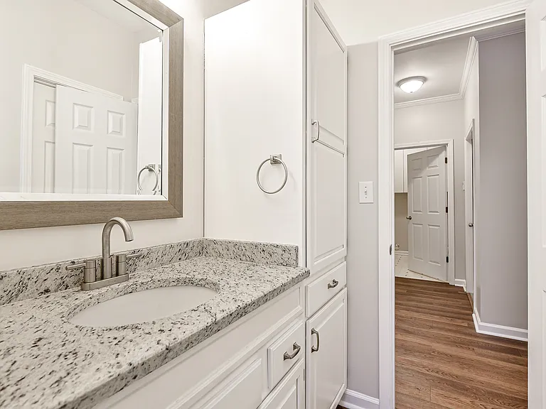 1326 Berwick Dr — Photo 4