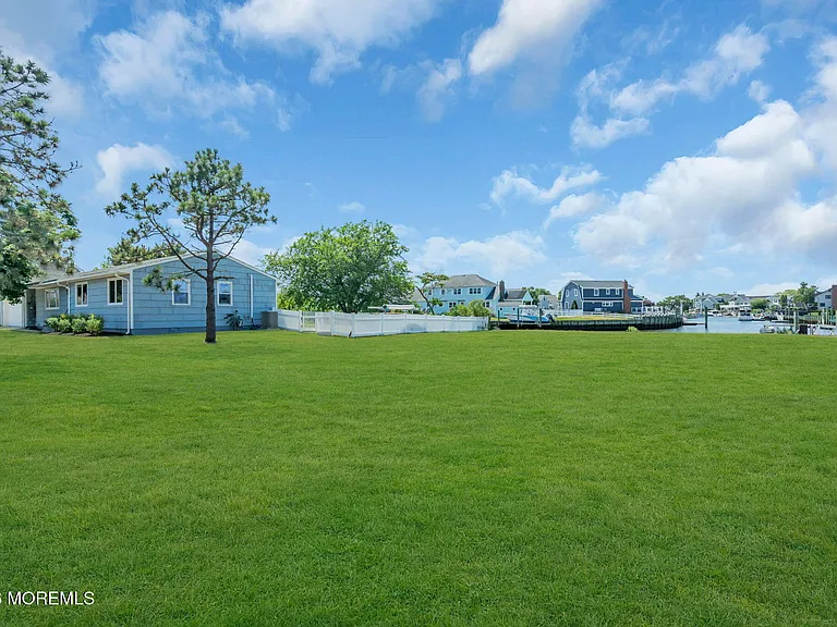 10 Harbour Way — Photo 39
