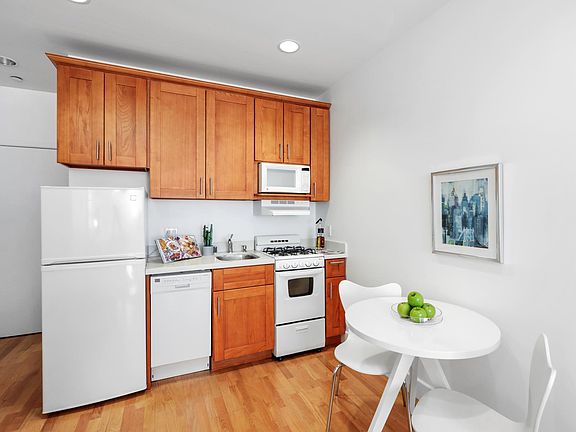 4th image of 574 Natoma St APT 302
