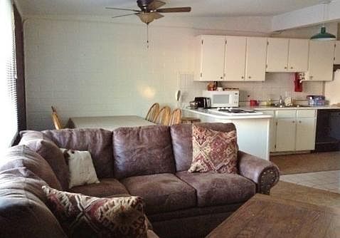 1st image of 1337 E Woodland Ave APT 3