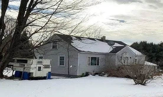 2nd image of 11521 Prospect St
