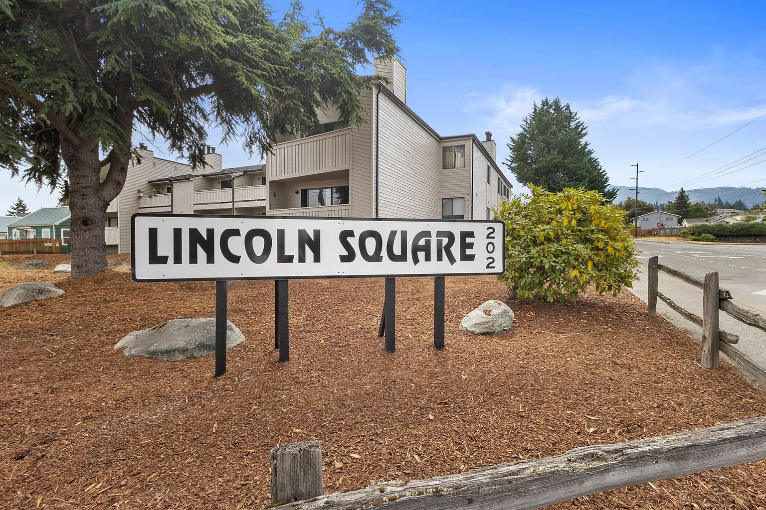 202 E Lauridsen Blvd #17 photo 1