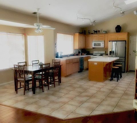 Kitchen dining
