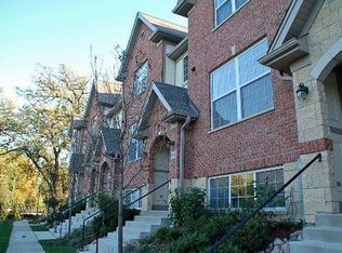 106 Creekbend Ct, Mount Prospect, IL
