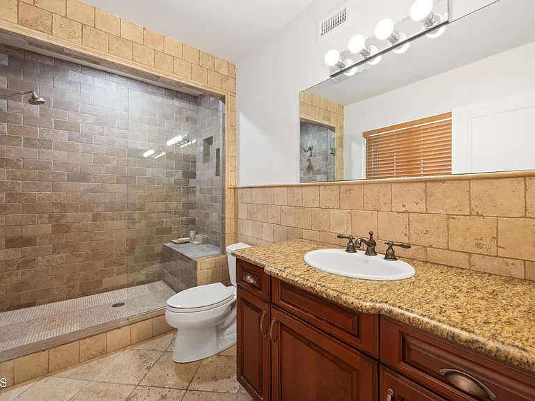 9350 Crystal View Dr — Photo 23