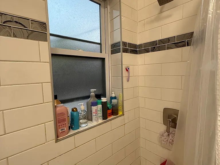 3815 N Greenview Ave #3817.5-1E — Photo 12