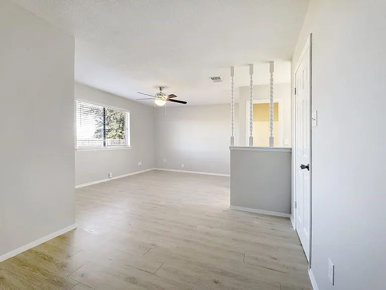 1214 Doonesbury Dr — Photo 12