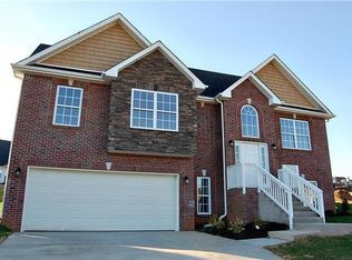 852 E Accipiter Cir, Clarksville, TN 37043