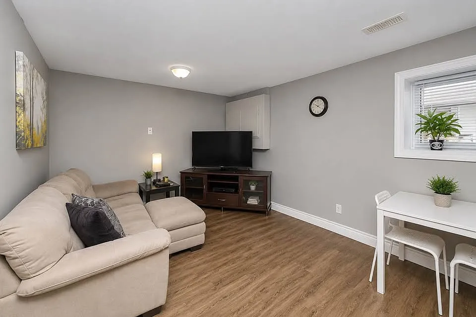 1 bed, 582 sqft, $1,695 — Photo 2