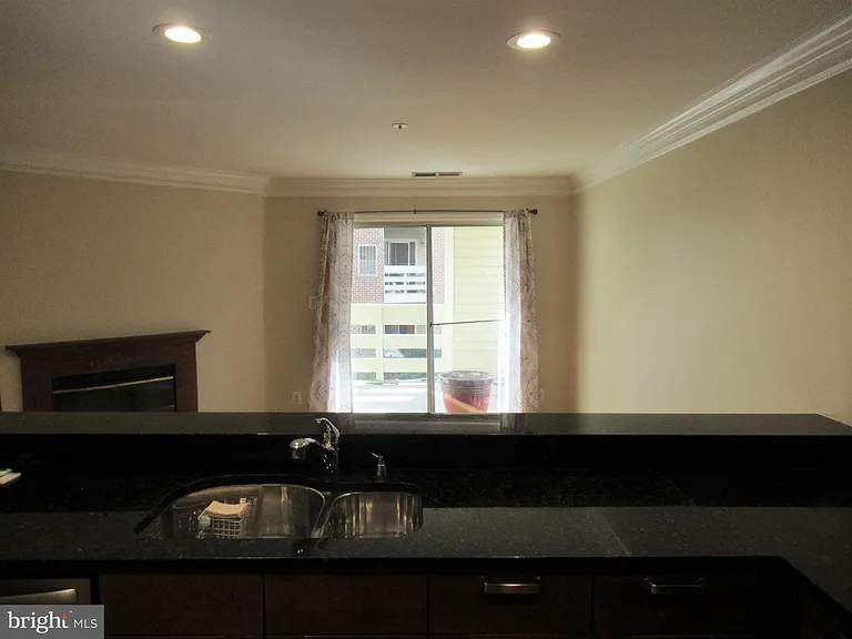 244 S Reynolds St #111 — Photo 8