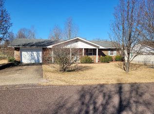 608 College Heights Rd, De Soto, MO 63020