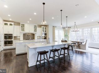 7300 Bull Run Post Office Rd, Centreville, VA 20121