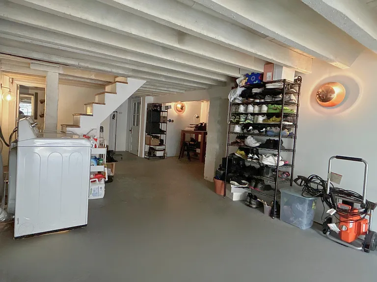 66 Irving St — Photo 19